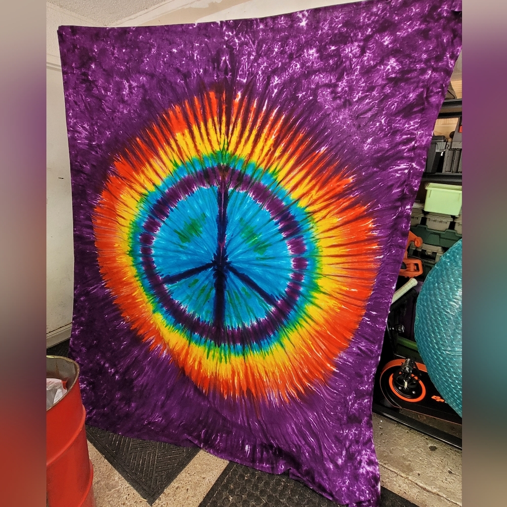 Large peace sign tapestry/sheet